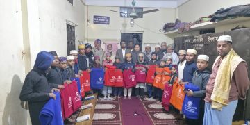 বিভিন্ন এতিমখানায় ও মাদ্রাসার শীতার্তদের মাঝে শীতবস্ত্র বিতরণ