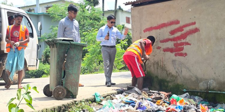 পরিচ্ছন্ন ও সুস্থ রাউজান বিনির্মাণে নিরলস কাজ করছে রাউজান পৌরসভার প্রশাসক ও সহকারী কমিশনার (ভূমি) জনাব অংছিং মারমা